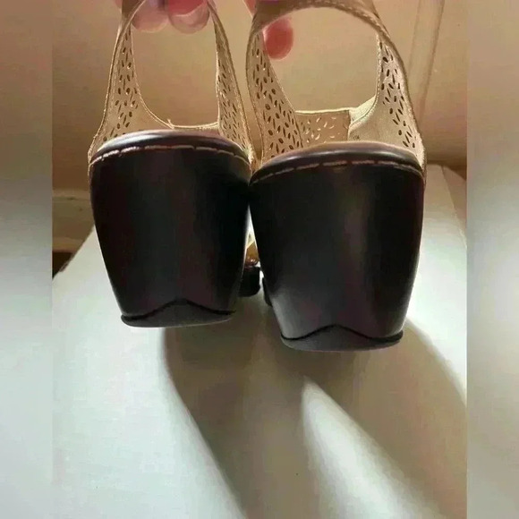 JBU By Jambu Sandy Brown Chloe Wedge Sandal Size 11M - Picture 7 of 9